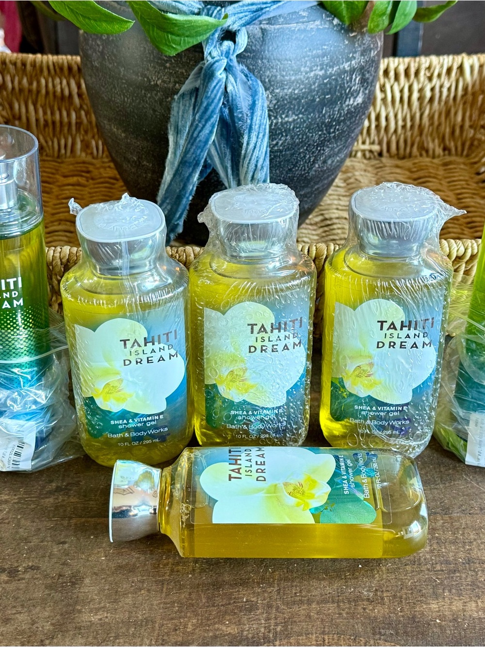 Bath & Body Works Tahiti Island Dream Body Wash & Spray - Bundle of 6